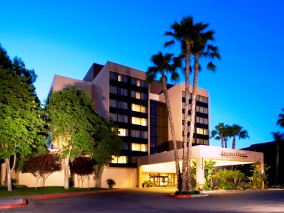 exterior view 1 - hotel doubletree by hilton convention center - fresno, united states of america