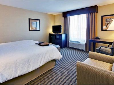 bedroom 2 - hotel hampton inn and suites fresno-northwest - fresno, united states of america