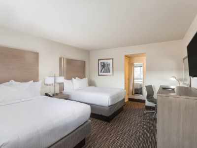 bedroom 1 - hotel days inn by wyndham yosemite area - fresno, united states of america