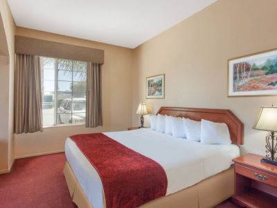 bedroom - hotel ramada by wyndham fresno northwest - fresno, united states of america