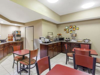 breakfast room - hotel ramada by wyndham fresno northwest - fresno, united states of america
