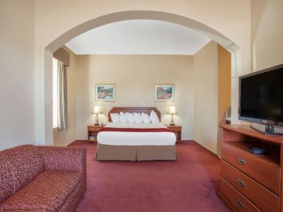 bedroom 1 - hotel ramada by wyndham fresno northwest - fresno, united states of america