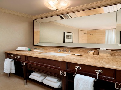 bathroom - hotel st regis - houston, united states of america
