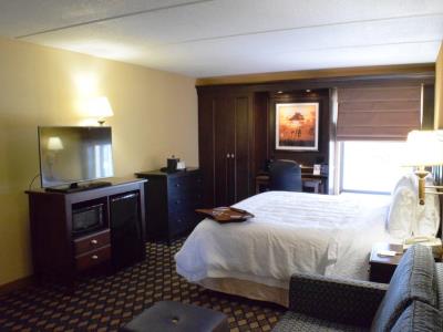 bedroom 4 - hotel hampton inn houston i-10w energy cor - houston, united states of america
