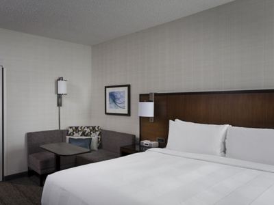 bedroom 1 - hotel houston airport marriott george bush - houston, united states of america