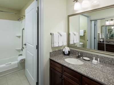 bathroom - hotel residence inn west/energy corridor - houston, united states of america