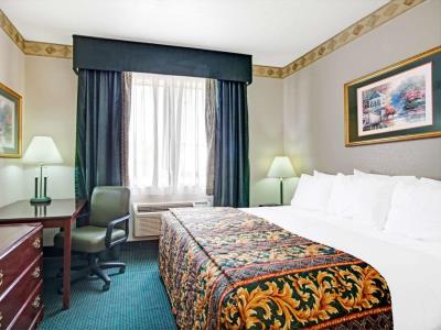 bedroom 1 - hotel days inn n suites houston north / aldine - houston, united states of america