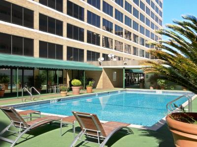outdoor pool - hotel hilton houston plaza medical center - houston, united states of america