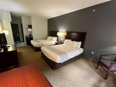 bedroom 1 - hotel baymont by wyndham houston brookhollow - houston, united states of america