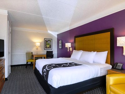 bedroom 1 - hotel travelodge by wyndham houston cy-fair - houston, united states of america