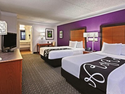 bedroom 2 - hotel travelodge by wyndham houston cy-fair - houston, united states of america