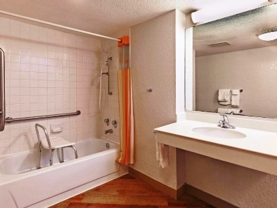 bathroom - hotel travelodge by wyndham houston cy-fair - houston, united states of america