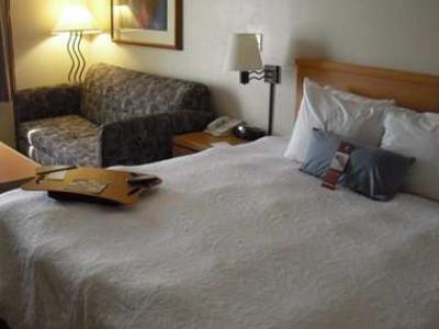 bedroom - hotel hampton inn las vegas summerlin - las vegas, nevada, united states of america