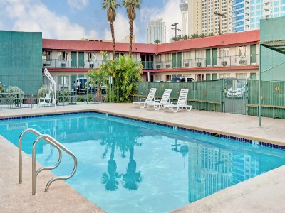 outdoor pool - hotel travelodge by wyndham las vegas - las vegas, nevada, united states of america