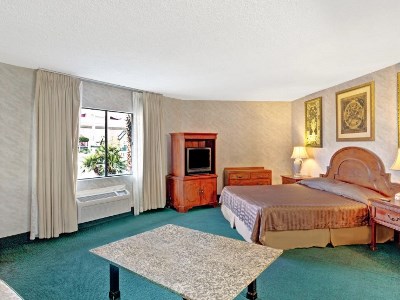 bedroom 2 - hotel travelodge by wyndham las vegas - las vegas, nevada, united states of america