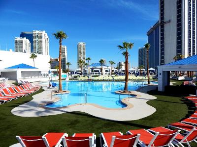 outdoor pool - hotel westgate las vegas resort - las vegas, nevada, united states of america