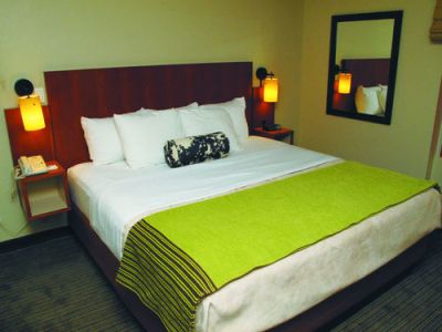 bedroom - hotel la quinta inn memphis primacy parkway - memphis, tennessee, united states of america