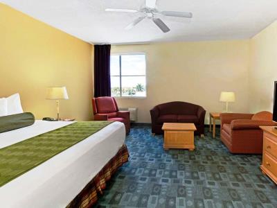 bedroom 2 - hotel baymont by wyndham miami doral - miami, florida, united states of america