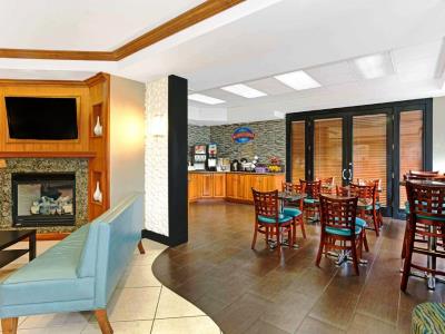 breakfast room - hotel baymont by wyndham miami doral - miami, florida, united states of america