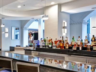 bar - hotel embassy suites miami intl airport - miami, florida, united states of america