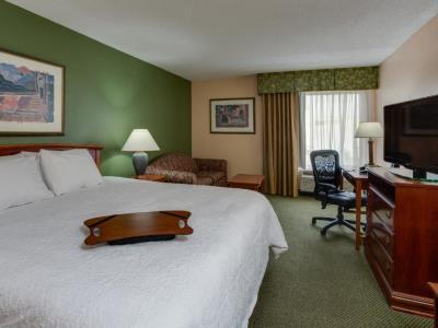 bedroom - hotel hampton inn miami dadeland - miami, florida, united states of america
