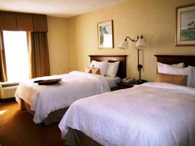 bedroom - hotel hampton inn and suites miami-doral - miami, florida, united states of america