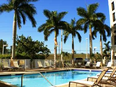 outdoor pool - hotel hampton inn and suites miami-doral - miami, florida, united states of america