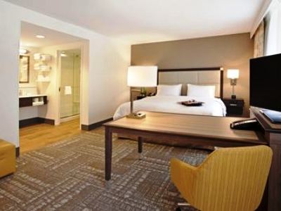 bedroom 1 - hotel hampton inn suites minneapolis/downtown - minneapolis, united states of america