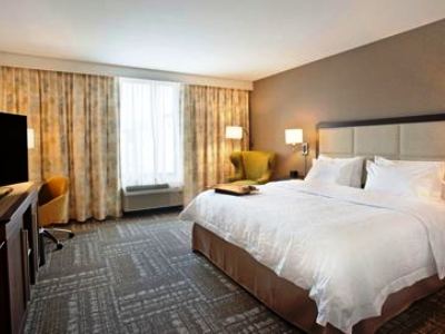 bedroom 2 - hotel hampton inn suites minneapolis/downtown - minneapolis, united states of america