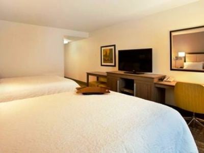 bedroom 3 - hotel hampton inn suites minneapolis/downtown - minneapolis, united states of america