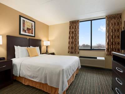 bedroom - hotel days hotel by wyndham university ave se - minneapolis, united states of america