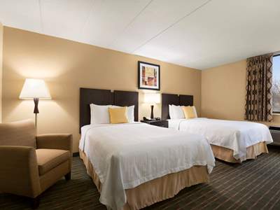 bedroom 1 - hotel days hotel by wyndham university ave se - minneapolis, united states of america