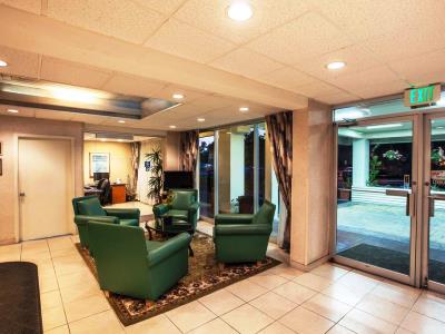 lobby - hotel travelodge by wyndham monterey bay - monterey, united states of america