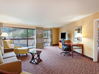 bedroom 4 - hotel hilton garden inn monterey - monterey, united states of america