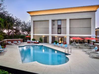 outdoor pool - hotel hampton inn naples i-75 - naples, florida, united states of america
