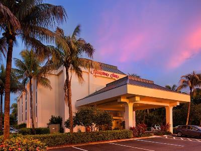 exterior view - hotel hampton inn naples central - naples, florida, united states of america