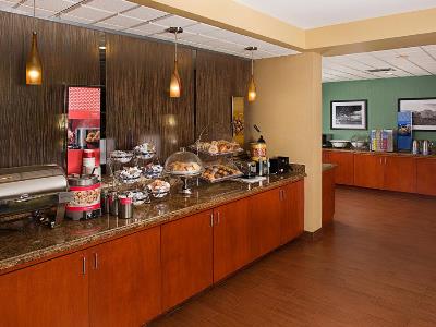 breakfast room - hotel hampton inn naples central - naples, florida, united states of america