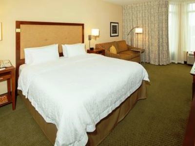 bedroom 1 - hotel hampton inn nashville green hills - nashville, tennessee, united states of america