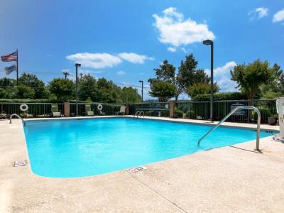 outdoor pool - hotel hampton inn bellevue nashville i-40 west - nashville, tennessee, united states of america