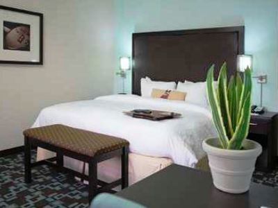 bedroom 2 - hotel hampton inn and suites @ opryland - nashville, tennessee, united states of america