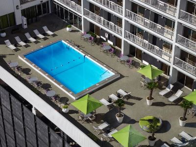 outdoor pool - hotel holiday inn downtown superdome - new orleans, united states of america