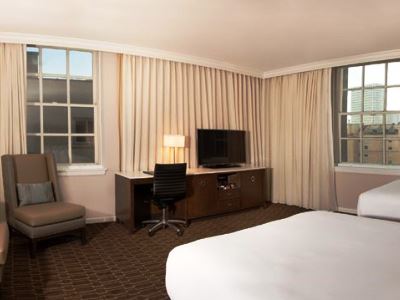 bedroom 4 - hotel hilton saint charles avenue - new orleans, united states of america