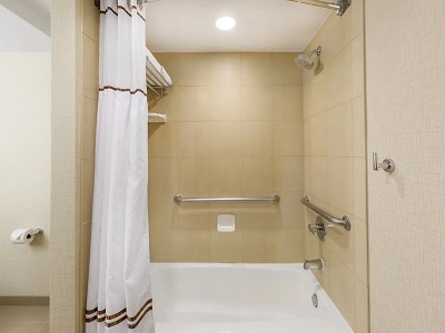 bathroom - hotel wyndham new orleans french quarter - new orleans, united states of america