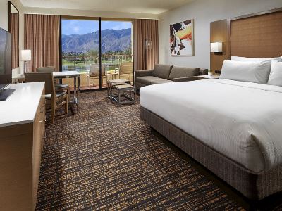bedroom - hotel doubletree by hilton golf palm springs - palm springs, united states of america