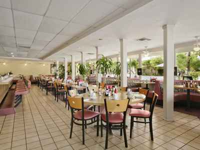 restaurant - hotel days inn by wyndham palm springs - palm springs, united states of america