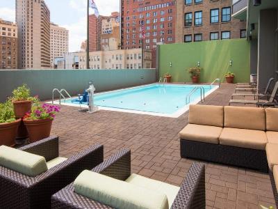 outdoor pool - hotel holiday inn express midtown - philadelphia, pennsylvania, united states of america