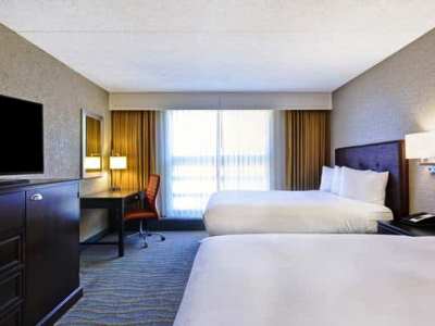 bedroom 4 - hotel doubletree by hilton phoenix north - phoenix, arizona, united states of america