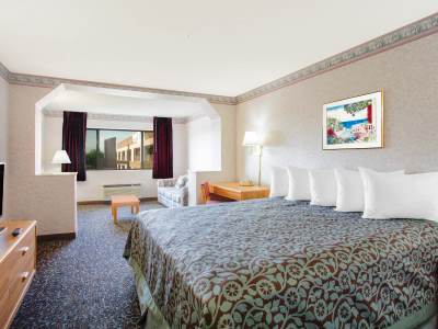bedroom 5 - hotel days inn by wyndham phoenix north - phoenix, arizona, united states of america
