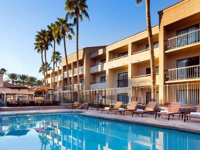 outdoor pool - hotel courtyard phoenix north - phoenix, arizona, united states of america