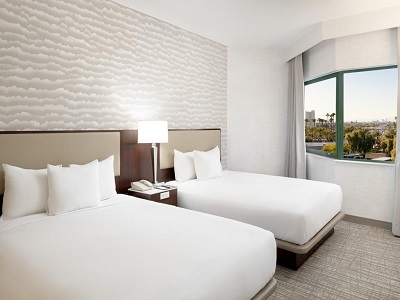 bedroom 1 - hotel doubletree suites by hilton phoenix - phoenix, arizona, united states of america